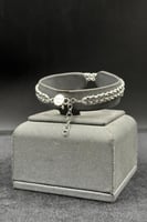 اسوارة مع خاتم ذهب ابيض عيار 18 تصميم كور الماس وز...