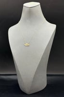 عقد وردتين ذهب تصميم الماس عيار 18 وزن من 0.8 الى...