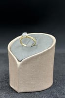 خاتم مع فص سوليتير عيار 18 وزن من 1.7 الى 1.8 جرام