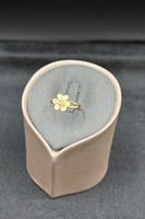 خاتم ذهب تصميم الماس عيار 18 وزن من 1.1 الى 1.2 جر...