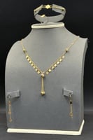 طقم وردة مع كور ذهب صافي عيار 21 وزن 8.3 جرام