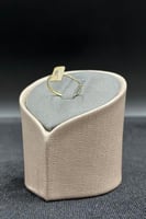 خاتم مستطيل ذهب تصميم الماس عيار 18 وزن من 0.7 الى...