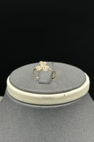 طقم اطفال وردة ذهب تصميم الماس عيار 18 وزن 1.7 جرا...