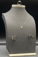 طقم اطفال شكل فراشة ذهب تصميم الماس