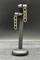 حلق مستطيل ذهب تصميم الماس عيار 18 وزن 4.7 جرام