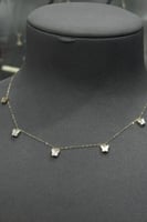 تشوكر فراشات مع صدف ابيض