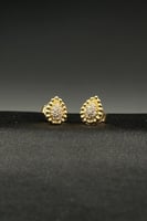 حلق دمعة ذهب تصميم الماس عيار 18 وزن 1.3 جرام