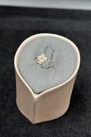 خاتم وردة ذهب تصميم الماس عيار 18 وزن من 0.5 الى 0...