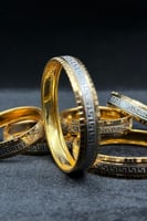 بناجر اطفال ذهب صافي عيار 21 وزن 6 الى 8.2 جرام