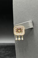 نصف طقم ذهب اشناف مع لؤلؤ عيار 18 وزن 6.6 جرام