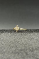 خاتم زهرة ذهب صافي عيار 18 وزن من 0.4 الى 0.5 جرام