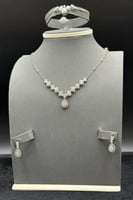 طقم دمعة ذهب تصميم الماس عيار 18 وزن 10.5 جرام