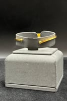 اسوارة ذهب مع صدف ملون عيار 21 وزن 5.7 جرام