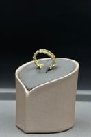 اسوارة مع خاتم ذهب صافي عيار 18 وزن من 6.64 الى 6....