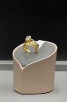 خاتم ذهب عيار 21 مع فص سوليتير وزن 2.4 جرام