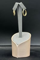 حلق ذهب صافي عيار 18 وزن 3.1 جرام