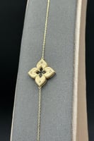 اسوارة وردة ذهب تصميم الماس عيار 18 وزن من 2.8 الى...