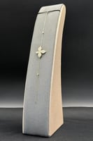 اسوارة وردة ذهب تصميم الماس عيار 18 وزن من 1.4 الى...