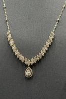 طقم دمعة مع باقيت ذهب تصميم الماس عيار 18 وزن 12.8...