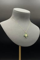 عقد وردة ذهب تصميم الماس عيار 18 وزن 4 جرام