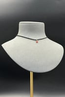 تعليقة اطفال ذهب شكل فراولة عيار 18 وزن 0.2 جرام