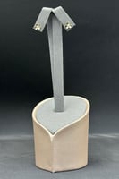 حلق وردة ذهب تصميم الماس عيار 18 وزن من 0.6 الى 0....