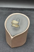 خاتم ذهب تصميم الماس عيار 18 وزن من 1.7 الى 1.8 جر...