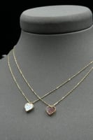 عقد ذهب قلب مع صدف ملون