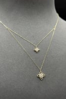 عقد دورين زهرة ذهب تصميم الماس عيار 18 وزن 0.8 جرا...