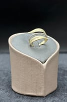 خاتم ذهب تصميم الماس عيار 18 وزن من 2.4 الى 2.5 جر...