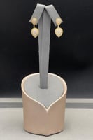 حلق دمعة ذهب تصميم الماس عيار 18 وزن 6.1 جرام