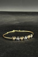 اسوارة اطفال وردات ذهب تصميم الماس عيار 18 وزن من...