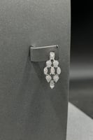 طقم ذهب ابيض تصميم دمعات الماسية فاخرة بوزن 32.2 ج...