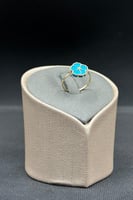 خاتم ورد ذهب مع صدف فيروزي عيار 18 وزن من 1 الى 1....