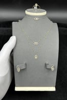 طقم دورين مستطيل ذهب تصميم الماس عيار 18 وزن 2.3 ج...