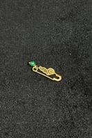 بروش اطفال طفل ذهب مع صدف اخضر عيار 21 وزن 0.9 جرا...