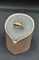 خاتم امواج ذهب صافي عيار 21 وزن من 1.7 الى 1.8 جرا...