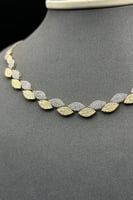 طقم ورقة الشجر ذهب تصميم الماس عيار 18 وزن 17.9 جر...