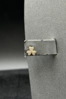 طقم اطفال وردة ذهب تصميم الماس عيار 18 وزن 1.6 جرا...