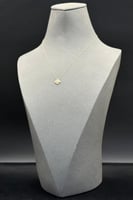 عقد وردة ذهب تصميم الماس عيار 18 وزن من 0.4 الى 0....