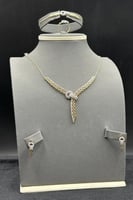 طقم ذهب تصميم الماس عيار 18 وزن 10.2 جرام