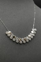 عقد خليه ذهب ابيض تصميم الماس عيار 18 وزن من 4.2 ا...