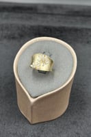 خاتم ذهب مع باقيت تصميم الماس عيار 18 وزن 2.3 جرام