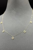 شوكر وردات مفرغ ذهب تصميم الماس عيار 18 وزن من 0.9...