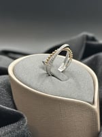 خاتم ذهب الماس بتصميم اكس الانيق