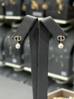 حلق ذهب مع لؤلؤ