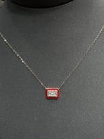 عقد ذهب دارك لايت لون احمر شكل مستطيل