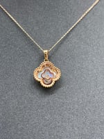 تعليقة الماس فخمة مع ذهب بتصميم روز جولد مميز