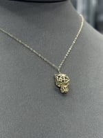 عقد تايجر لون اخضر تصميم الماس