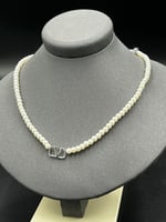 عقد ذهب ابيض مع لولو تصميم رقم2